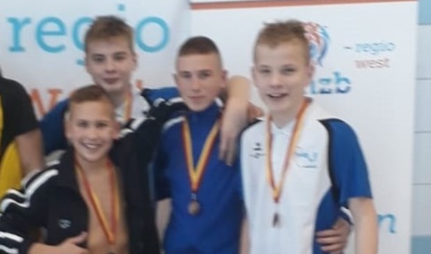 • Het estafetteteam van De Geul.