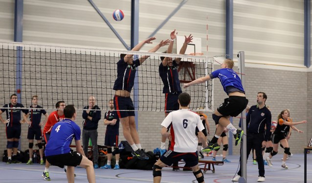 • VC WIK 2 won de derby tegen AVVA 1 met 3-1.