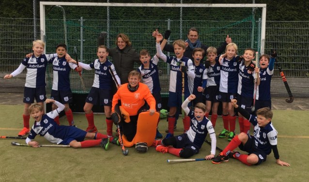 • Blijdschap bij de periodekampioenen.
