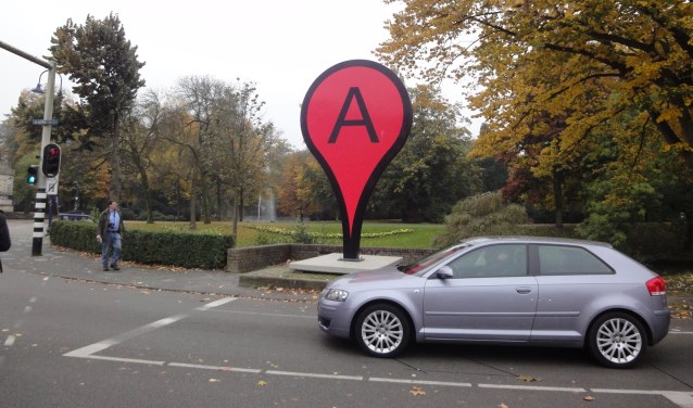 • Aram Bartholl, 'Map', Stadspark Valkenberg, Breda.