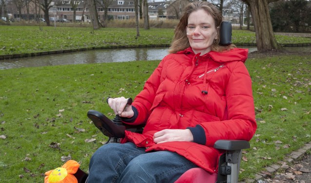 • Corien Delger lijdt aan de erfelijke afwijking 'Ehlers-Danlos'.
