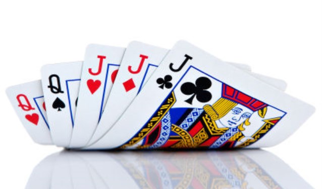 • Bridgeclub Lingewaal gaat ook op maandagmiddag spelen..