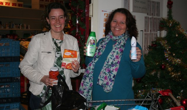 • Saskia de Gier (links) en Martine Visser zijn blij met het stratenproject.
