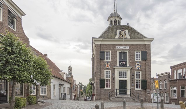 • Het stadhuis in Nieuwpoort.