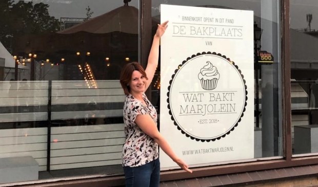 • Marjolein van Till bij haar bakplaats.