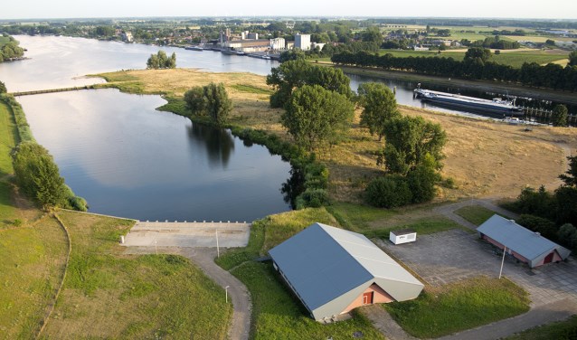 • De inlaat van Dunea in de Afgedamde Maas.