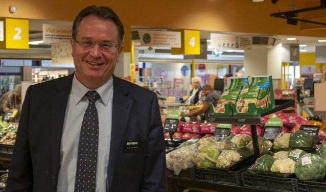• Ernst Venderbos in zijn winkel in de Westpolder.