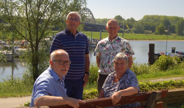 • Het bestuur van SSH, v.l.n.r.: Christ Brok, Jos de Grouw, Sije van Malsen en Lia den Bol.
