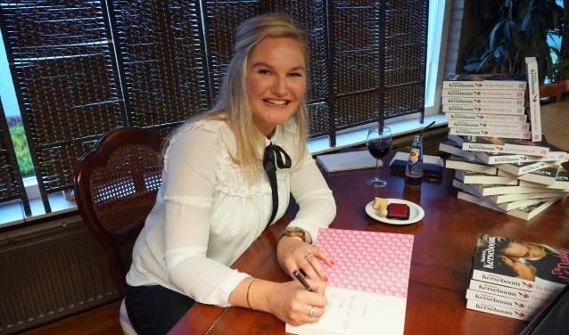 • Fans konden hun exemplaar van De Hot Daddy List laten signeren.