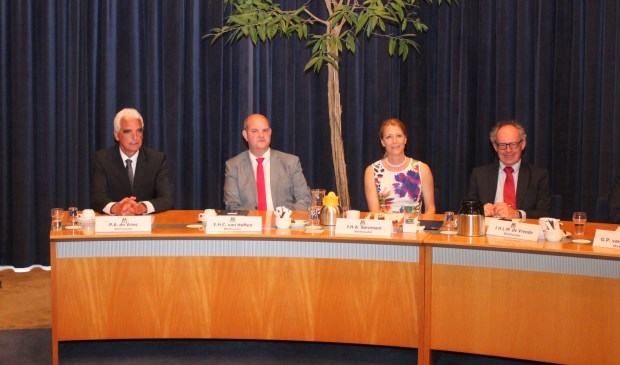 • De vier wethouders van Maasdriel, v.l.n.r. Peter de Vries (CDA), Erik van Hoften (SSM), Anita Sørensen (CDA) en Jan-Hein de Vreede (SSM).