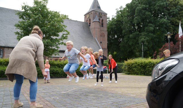 • In Brakel werd de Buitenspeeldag georganiseerd op het Marktplein.