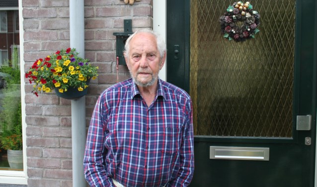 • Frans van Os maakt zich grote zorgen over de zangvogels.