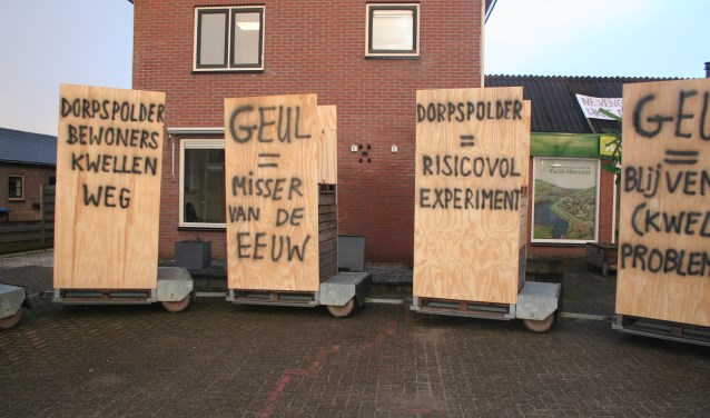 Tweede Kamerleden bezoeken Varik over hoogwatergeul