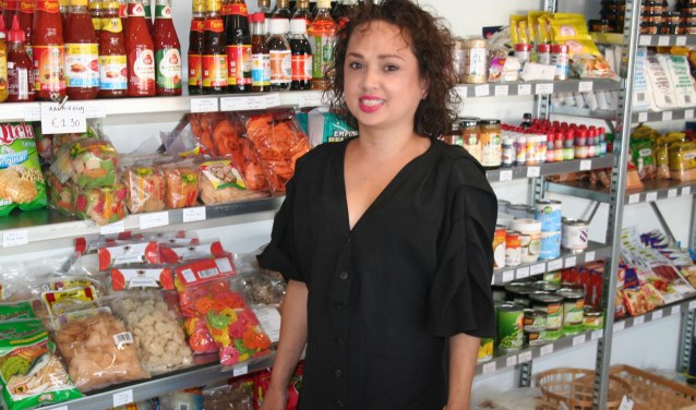 • Niomy Salawono verzorgt een driegangendiner voor Kika.