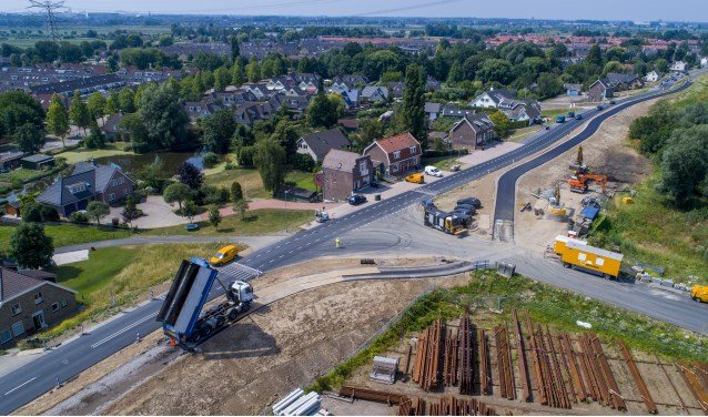 • De dijkverzwaring bood ook kansen, voor veiliger kruispunten en een fietspad bijvoorbeeld.