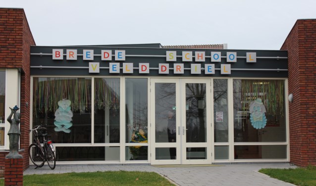• Op de brede school in Velddriel liggen al zonnepanelen.