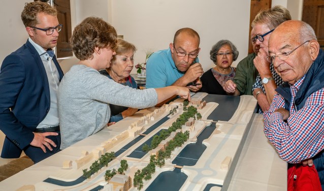 • Eerder deze zomer werd in het stadhuis een inloopavond gehouden over het bestemmingsplan Sluiseiland.