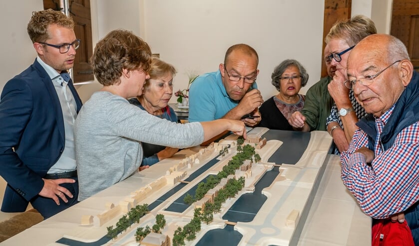 • Eerder deze zomer werd in het stadhuis een inloopavond gehouden over het bestemmingsplan Sluiseiland.