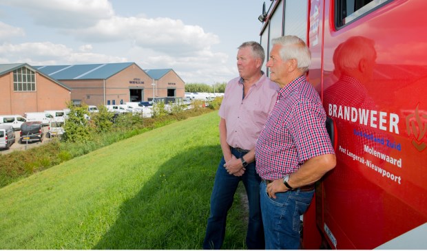 • Piet Sterrenburg (rechts) en Arie Pieter Brokking.