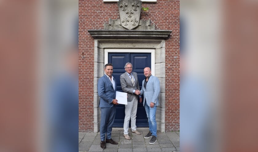 Op de foto de heren Wagner, Boender en Akerboom (v.l.n.r.).