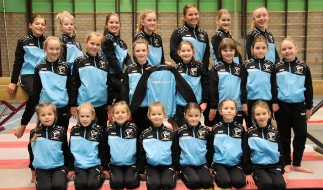 • Blij met de nieuwe outfits.