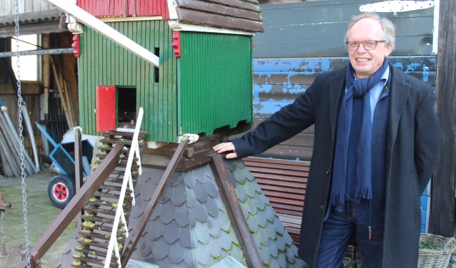• Cees van der Graaf wil met groep vrijwilligers werken aan de restauratie van de miniatuurmolen.