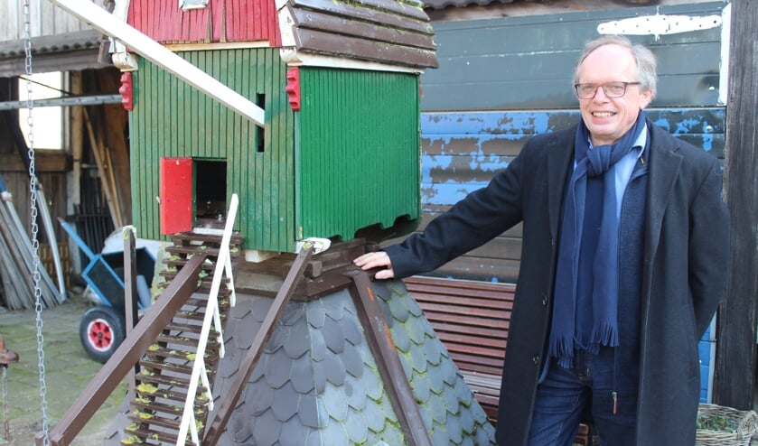 • Cees van der Graaf wil met groep vrijwilligers werken aan de restauratie van de miniatuurmolen.