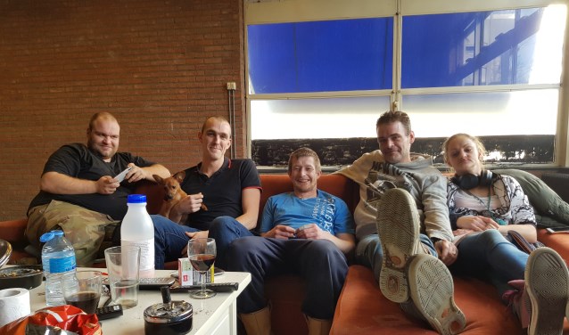 Voor Paul, Lennert en Carlo (midden) wordt naar nieuwe woonruimte gezocht.