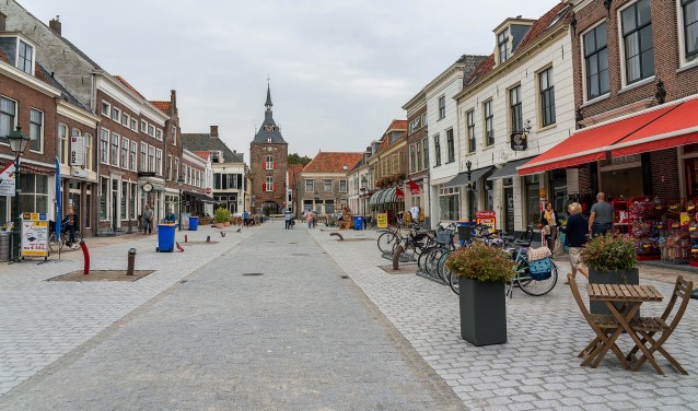 • De gemeente gaat handhaven in de heringerichte Voorstraat.