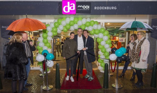 • Het slechte weer kon de pret tijdens de heropening niet drukken.