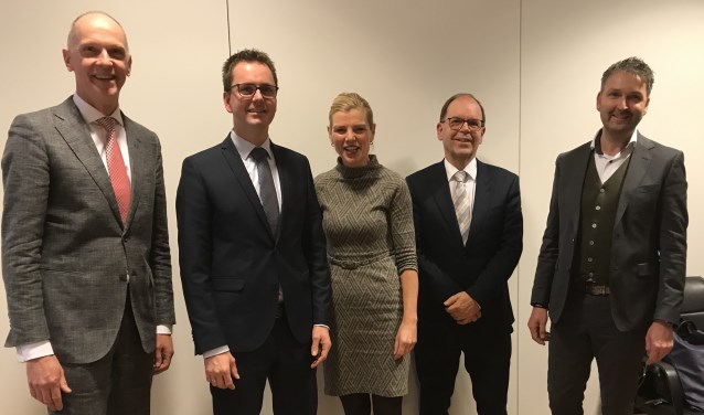 Vorige week werden ze nog gepresenteerd als kandidaat, nu maken Matthijs van Oosten, Paula Jorritsma, Hans Tanis en Roland van Vugt officieel deel uit van het college van B&W.