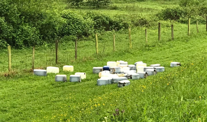 • Steeds vaker wordt drugsafval in het buitengebied gedumpt.