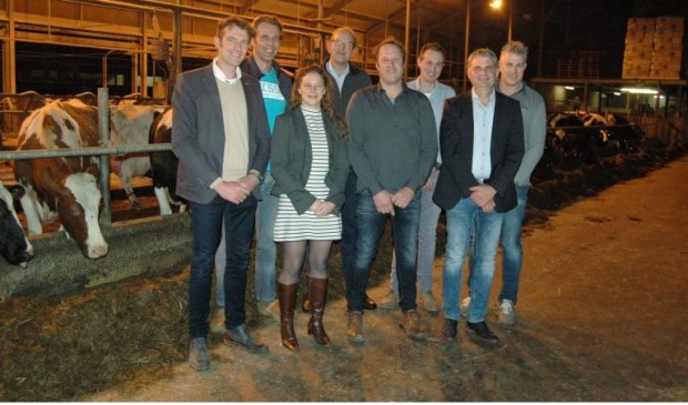 • Het bestuur van de nieuwe vereniging.