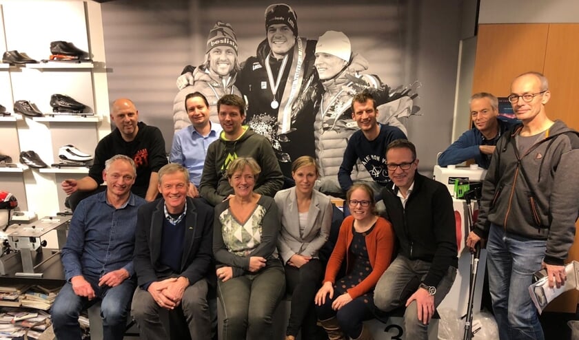 • Het team van Transfer Solutions op bezoek bij vader en zoon Kooiman.