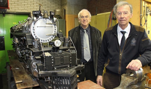 • Teun Both (links) en Sam Limburg bij de Big Boy.