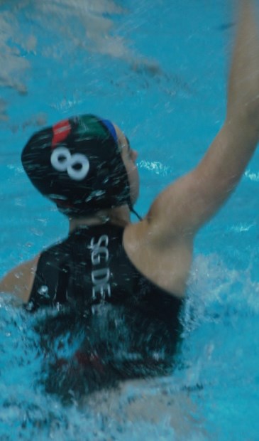 • De waterpoloërs boekten een ruime overwinning.