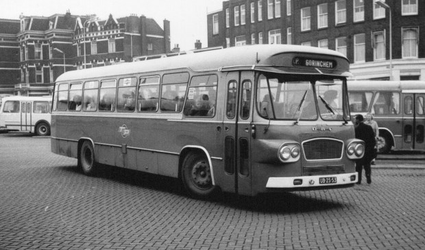 • Eén van de bussen van de Twee Provinciën.