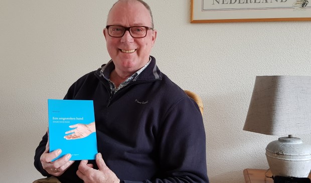 • Gertjan van der Kraan met zijn nieuwste gedichtenbundel.