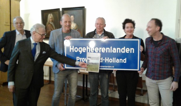 • De overhandiging van de petitie aan de burgemeester.