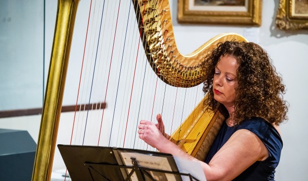 • Carla Bos speelde de 'Sagen van de Rijn'.