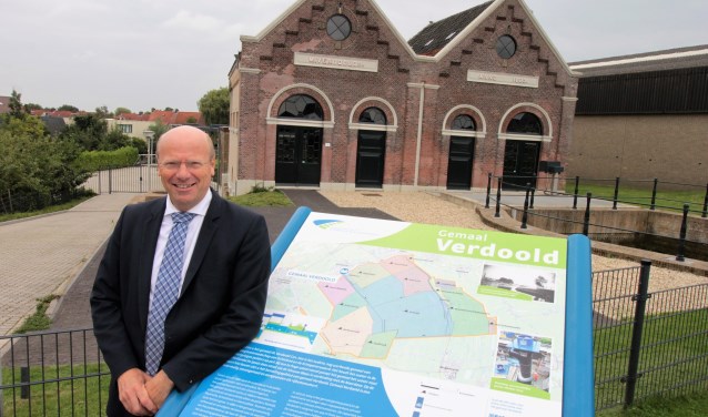 • Toon van der Klugt bij gemaal Verdoold in Gouderak.