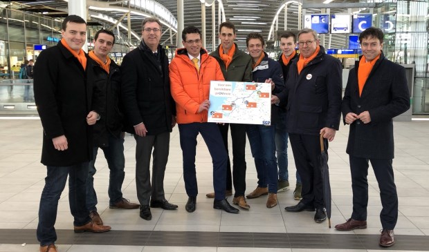 • Kees Vermaat was wel op tijd in Utrecht om bij de presentatie van het manifest te zijn.