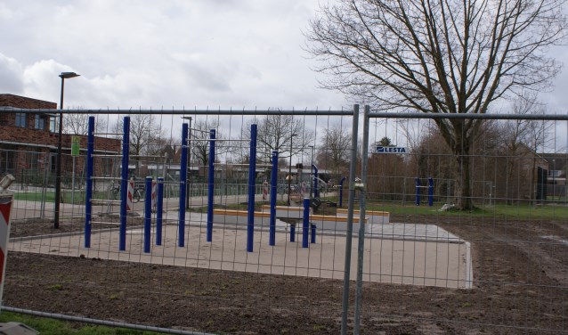 • Als de hekken weg zijn, kan Sleeuwijk de tuin in gebruik nemen.