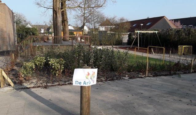 Het vernieuwde schoolplein van De Ark in Meeuwen.