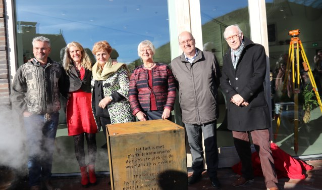 • De opening met enkele belangrijke stakeholders.