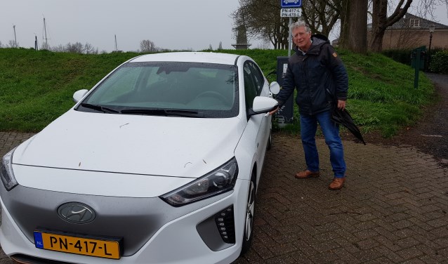 Goof van Vliet wil dat er meer laadpalen komen in de gemeente Altena.