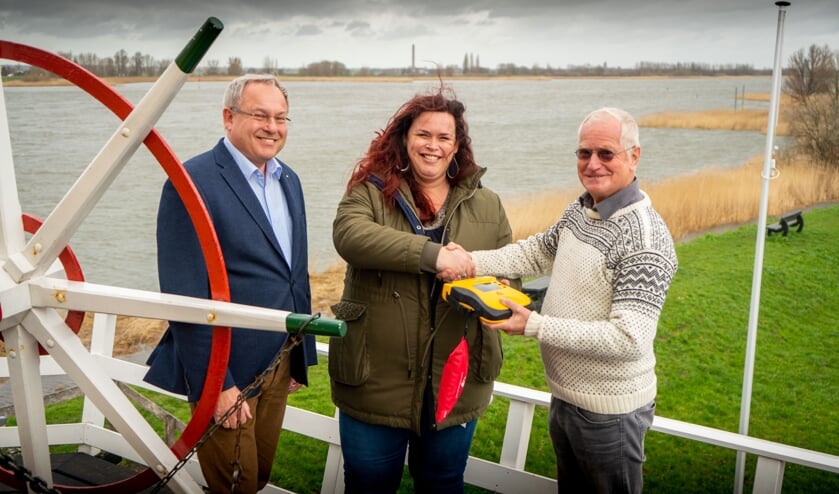 • Peter de Waard, Dimphy van Amen namens Aukes Training&Advies en Herman Moerland.