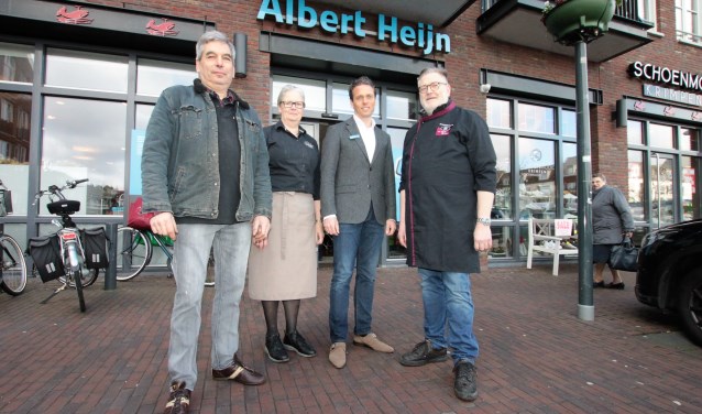 • Vier zaken organiseren het langste diner.