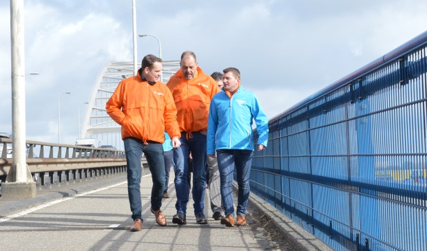 • Van links naar rechts: Bart Meijboom (nummer 5), Henk van Zelst (nummer 2) en Hermen Vreugdenhil (nummer 1).
