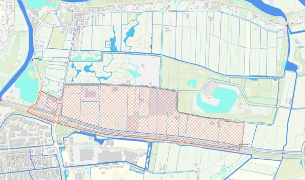 • In het rood gearceerde deel is het oppervlaktewater ernstig vervuild.